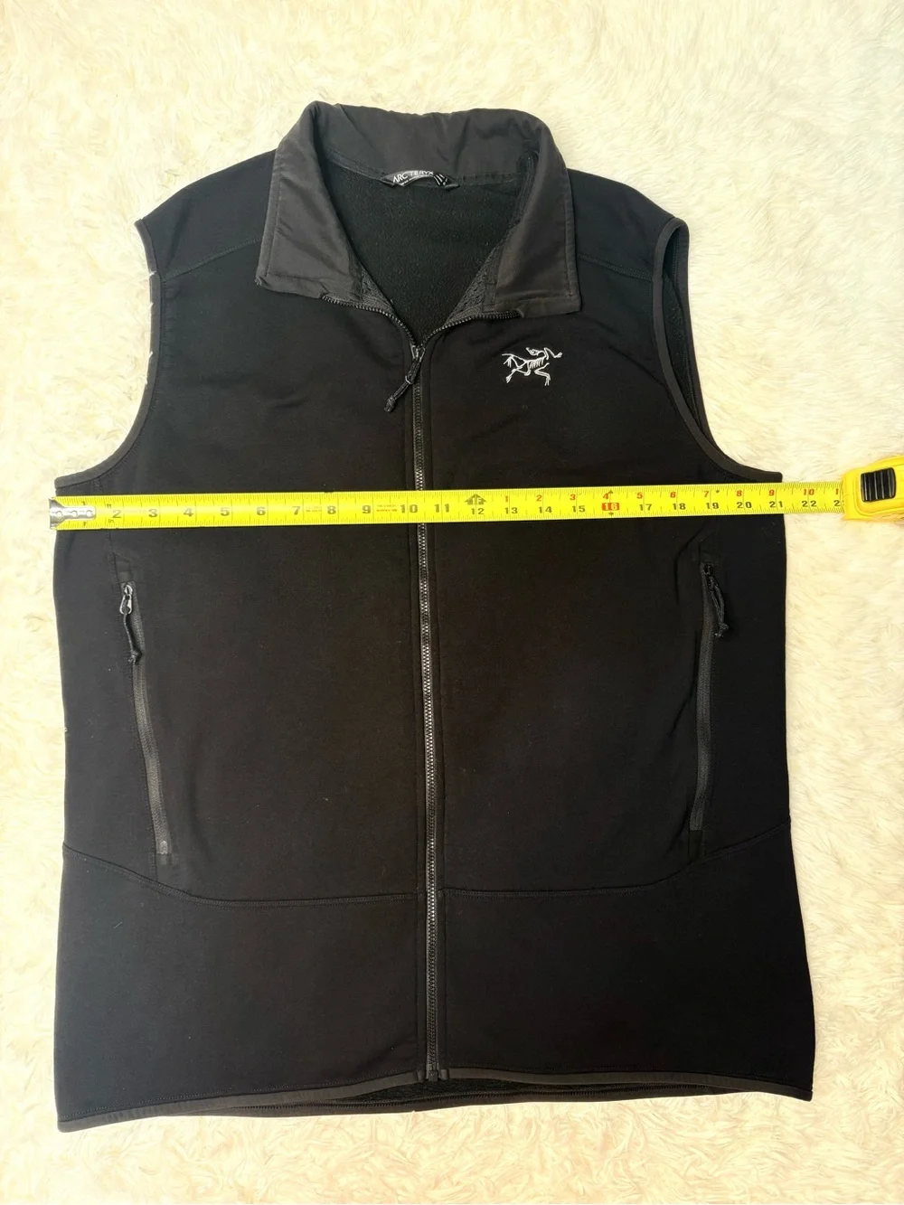 Arc'teryx Men's Kyanite Vest Size large, black color